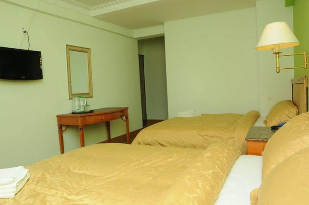 Super Oyo Capital O 90125 Hotel Grand Orchard Kuala Lumpur Exterior photo